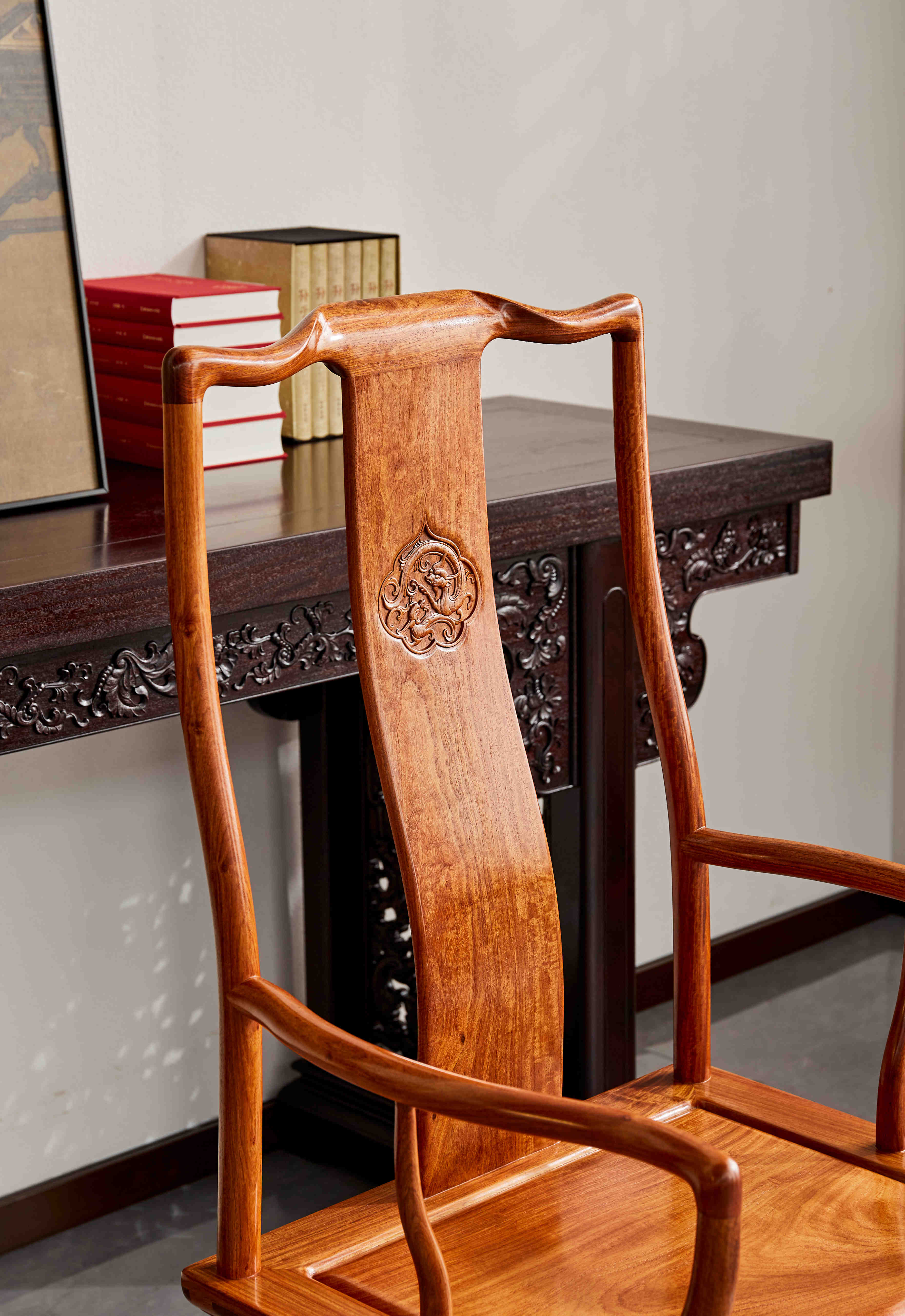 缅甸花梨齐头官帽椅