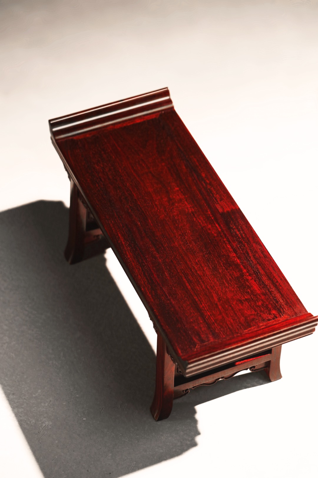 小叶紫檀 | 螭龙纹·翘头案