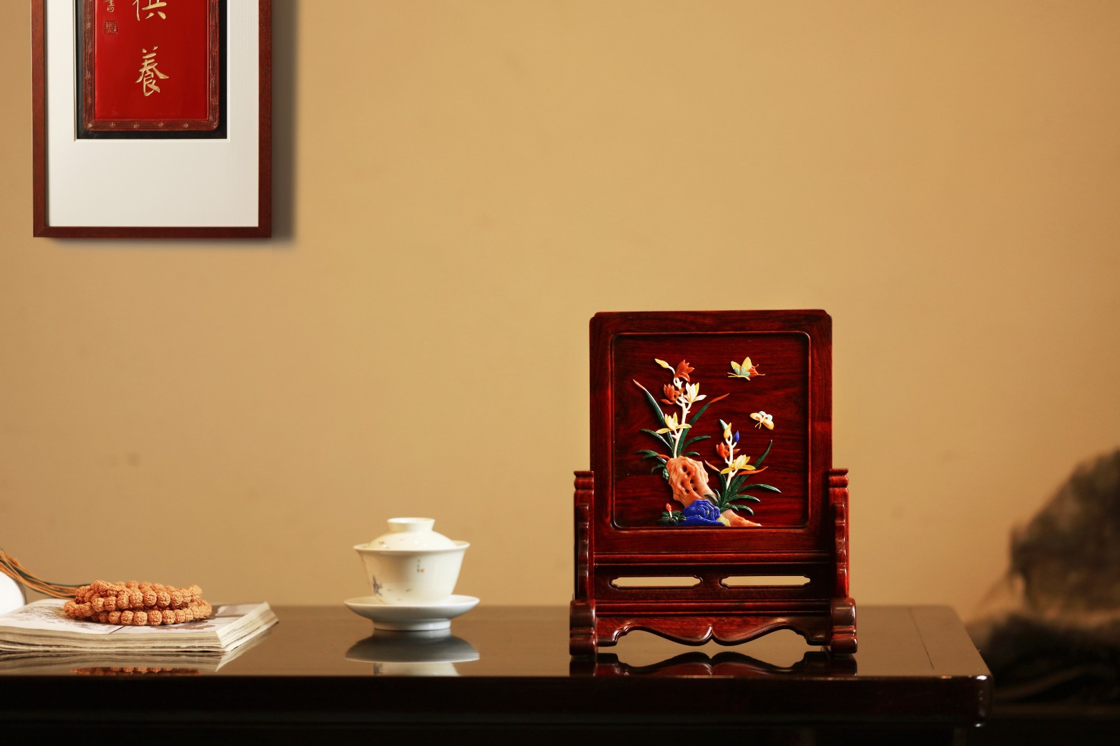 紫檀【湖石兰香】插屏
