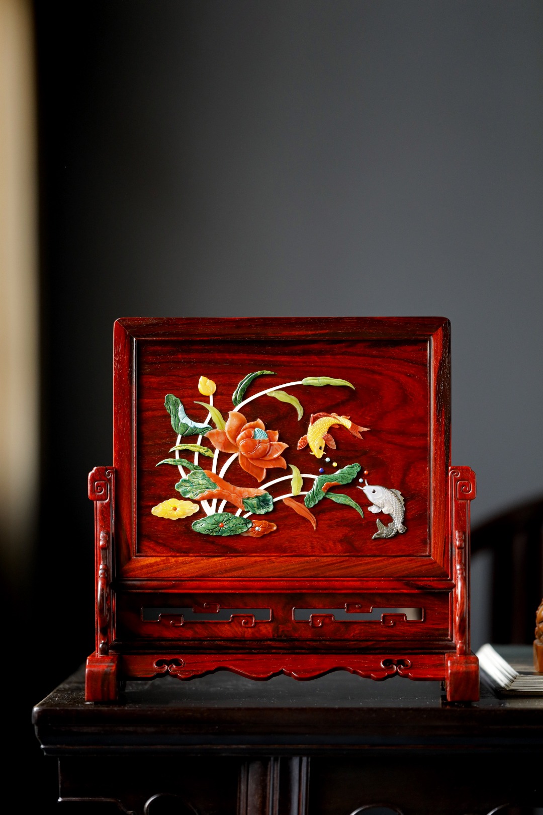 紫檀【莲年有余】插屏
