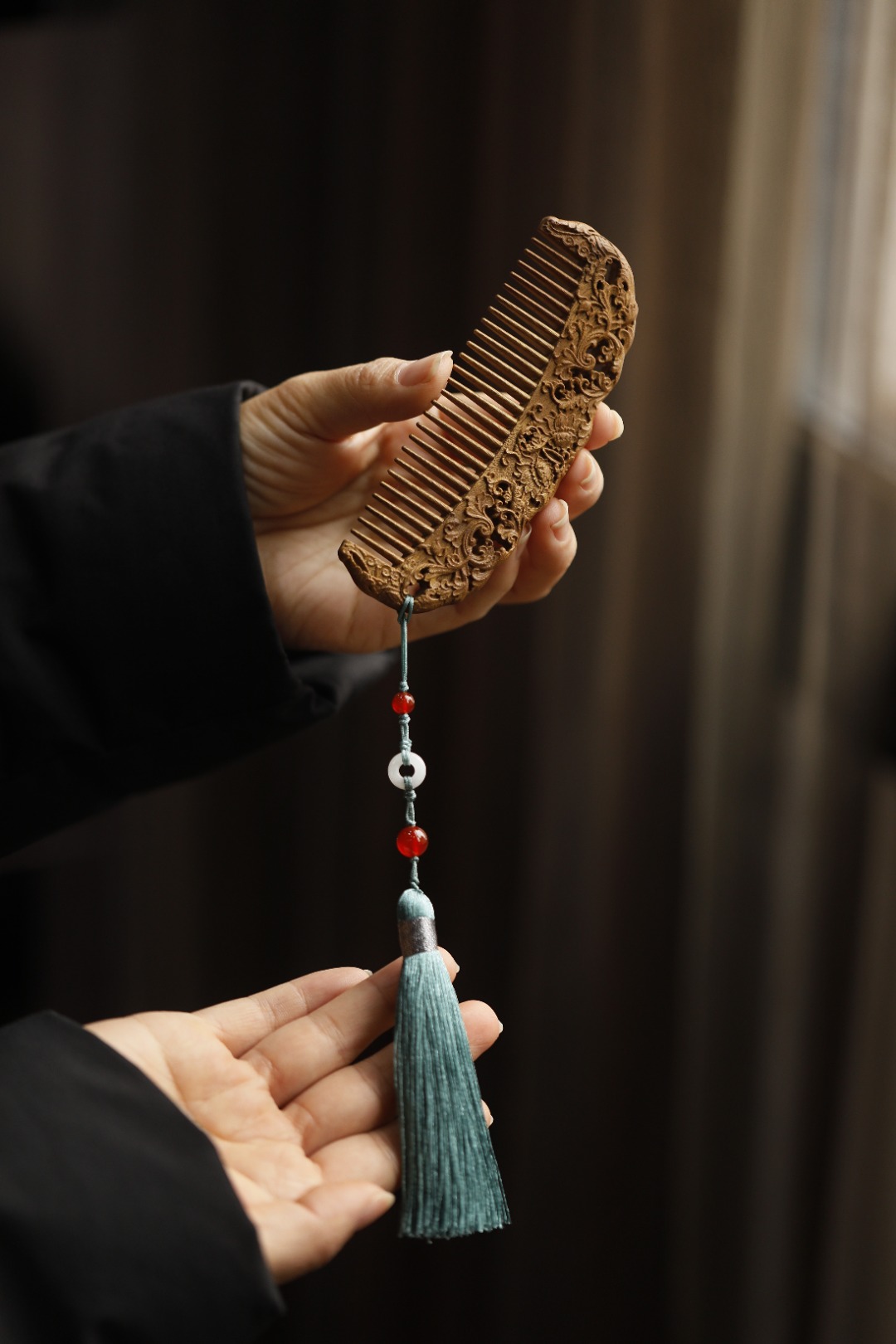 金丝楠【西番莲纹】木梳
