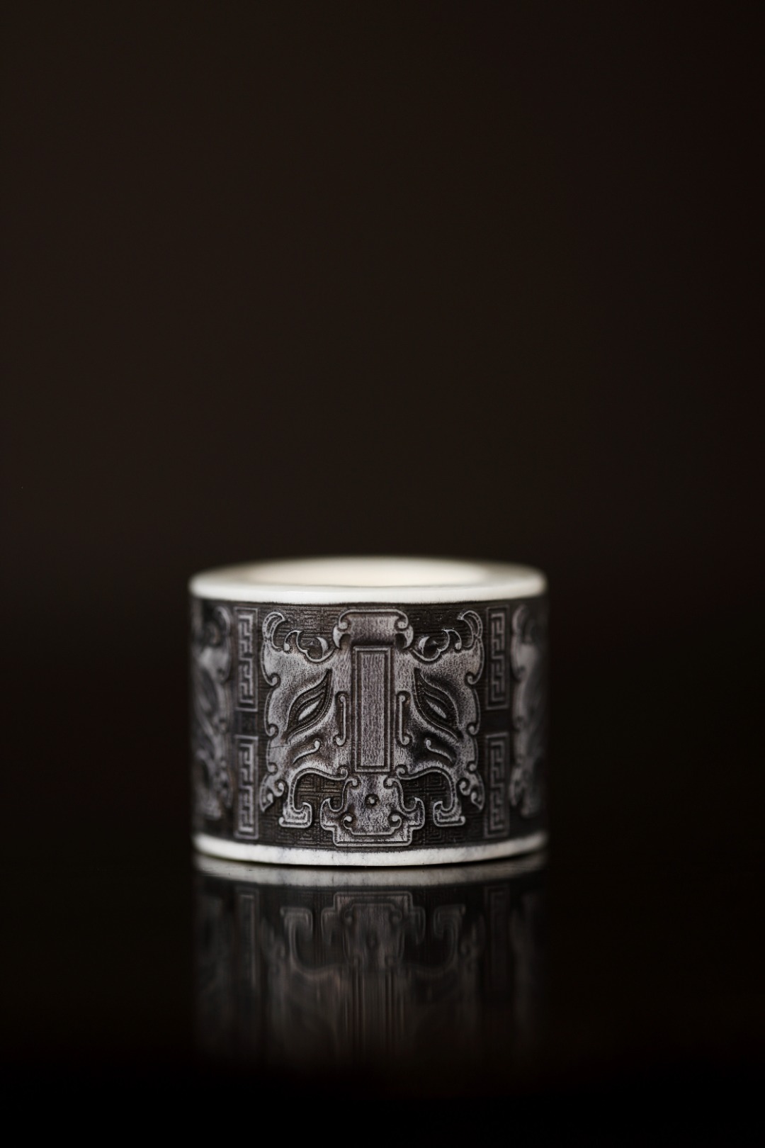 鹿角【兽面图腾】扳指
