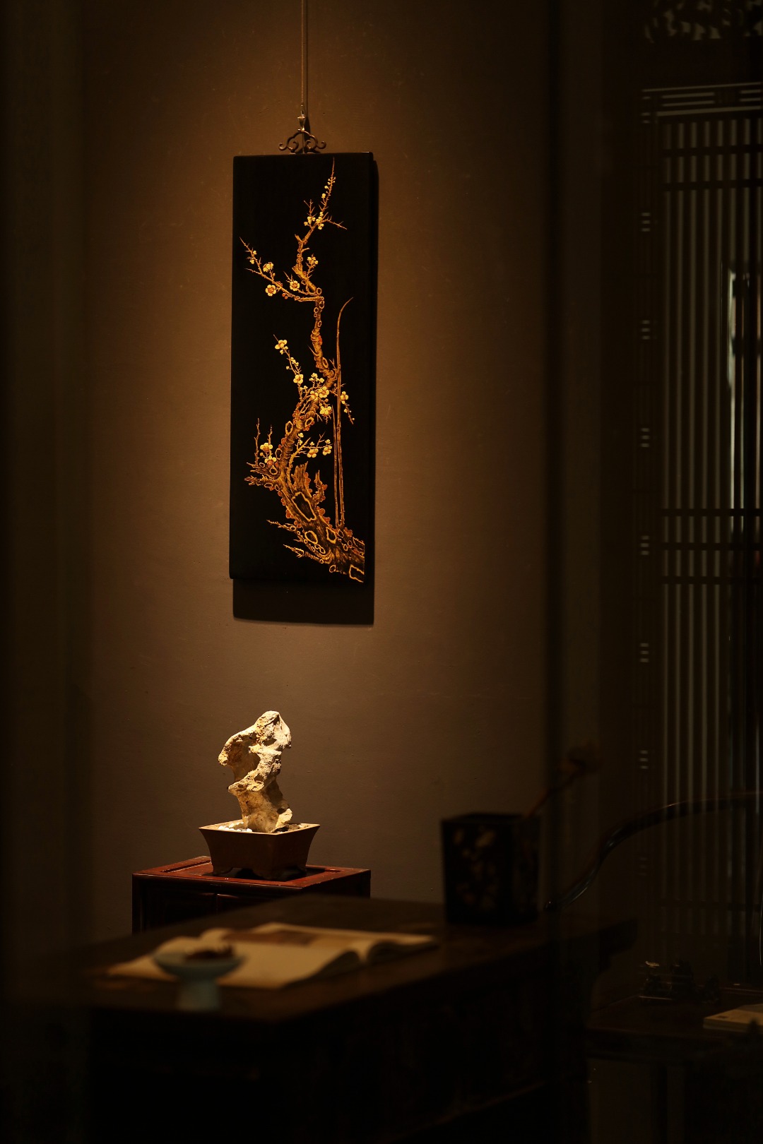 老楠木【梅】描金挂屏
