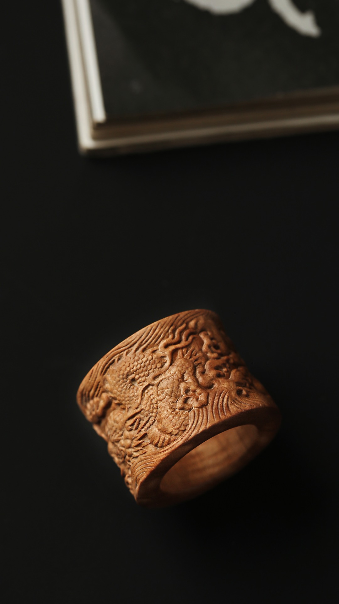 老山檀香 祥龙 · 扳指
