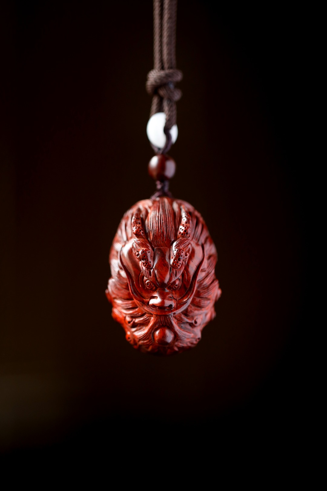 小叶紫檀【飞龙吐珠】手把件