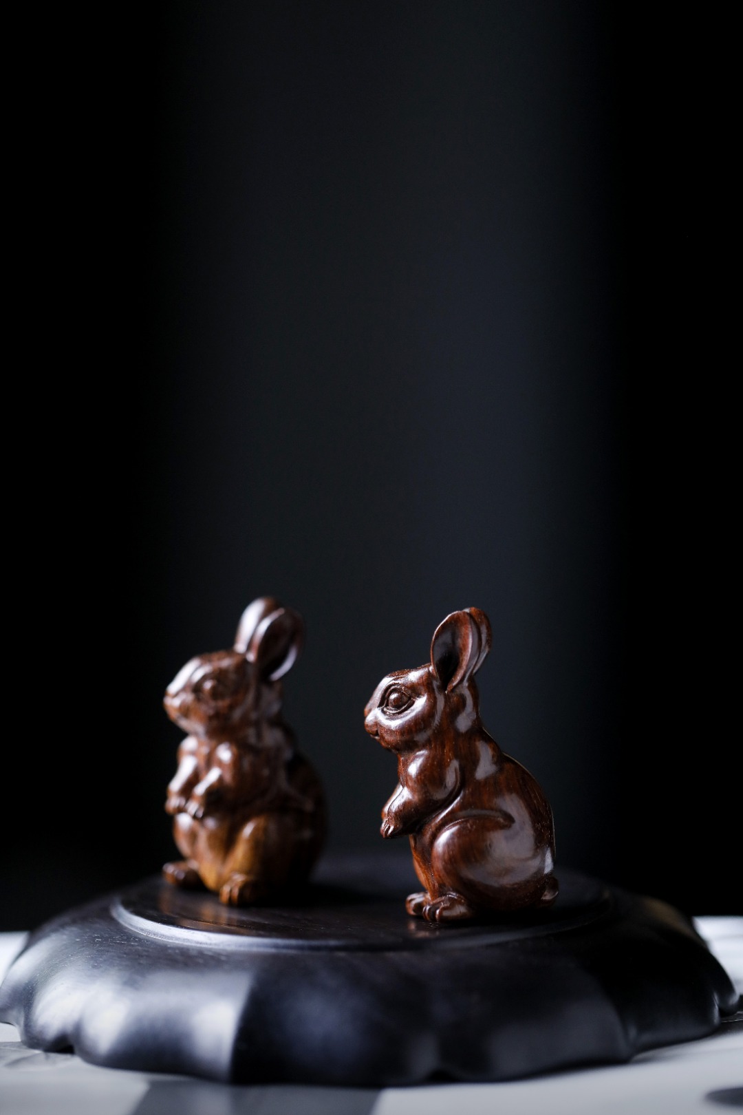 海黄【守望·兔】手把件
