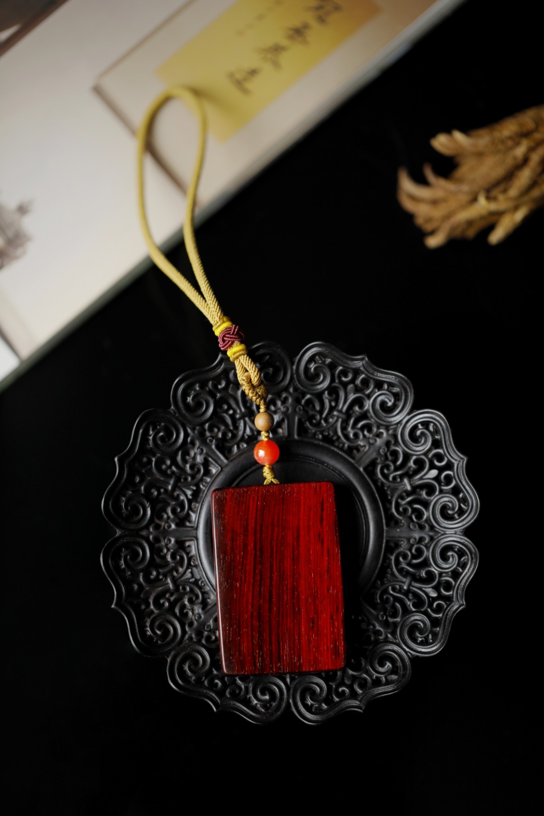 小叶紫檀【无事牌】把件
