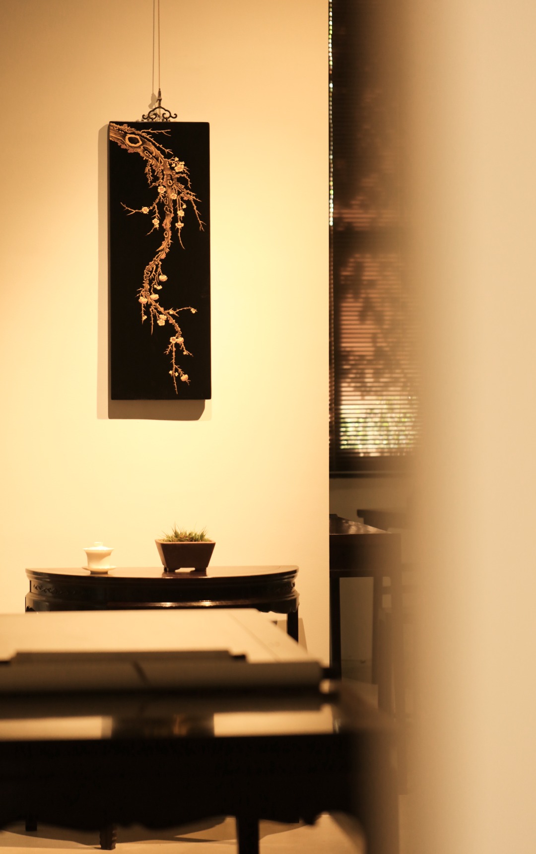 老楠木【梅】描金挂屏
