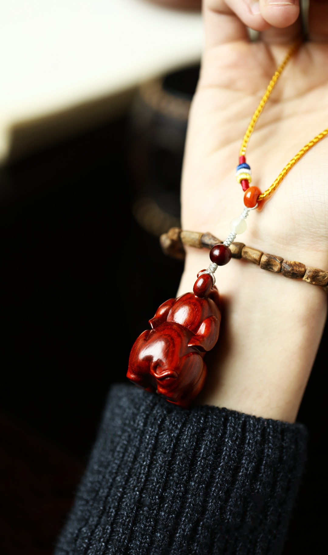 小叶紫檀【吉象】手把件
