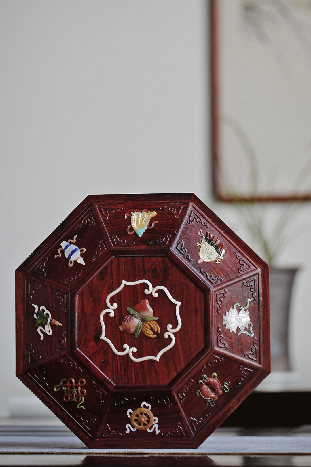 紫檀『八宝』果盒
