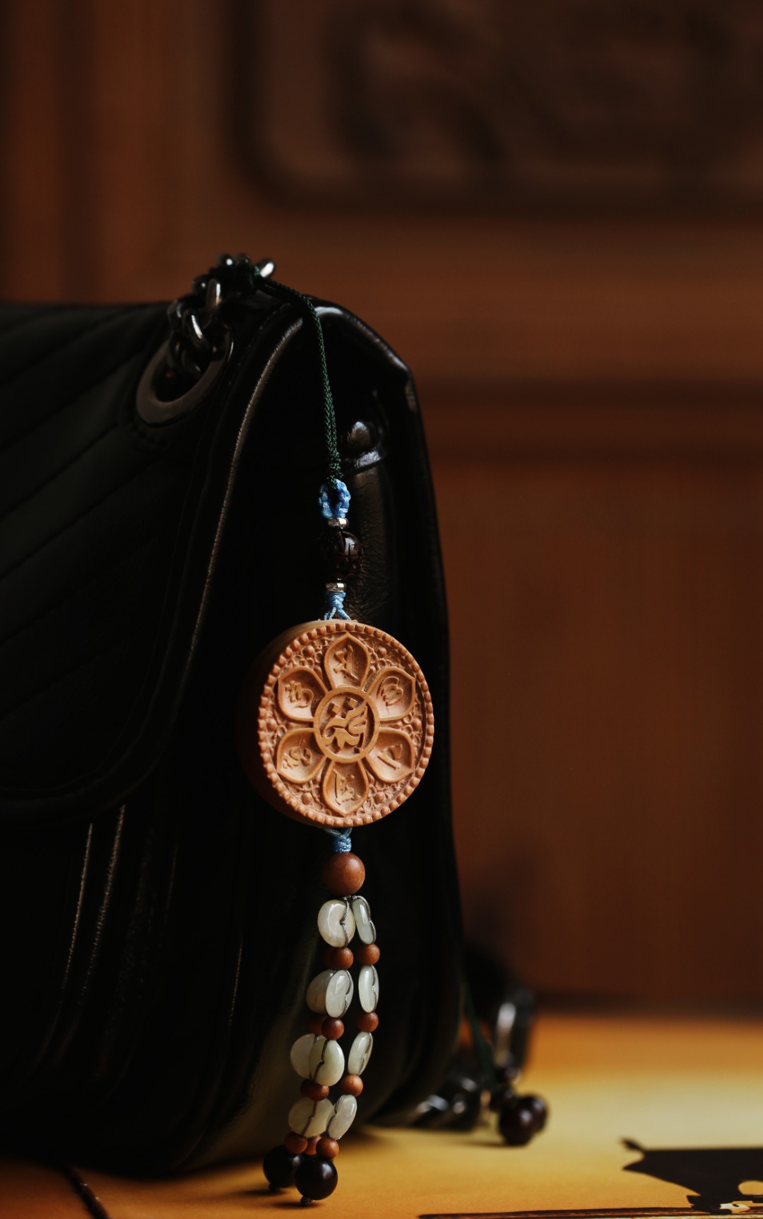 老山檀香【六字箴言】挂件
