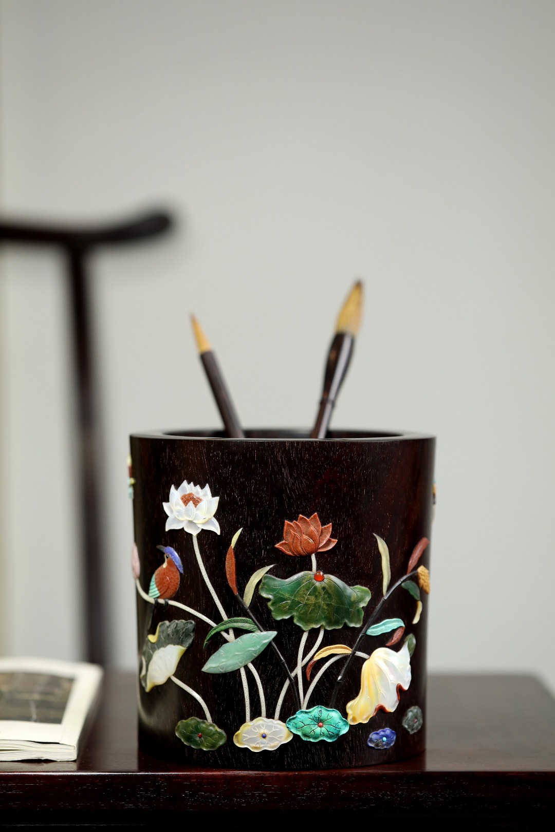 小叶紫檀【荷塘清趣】笔筒
