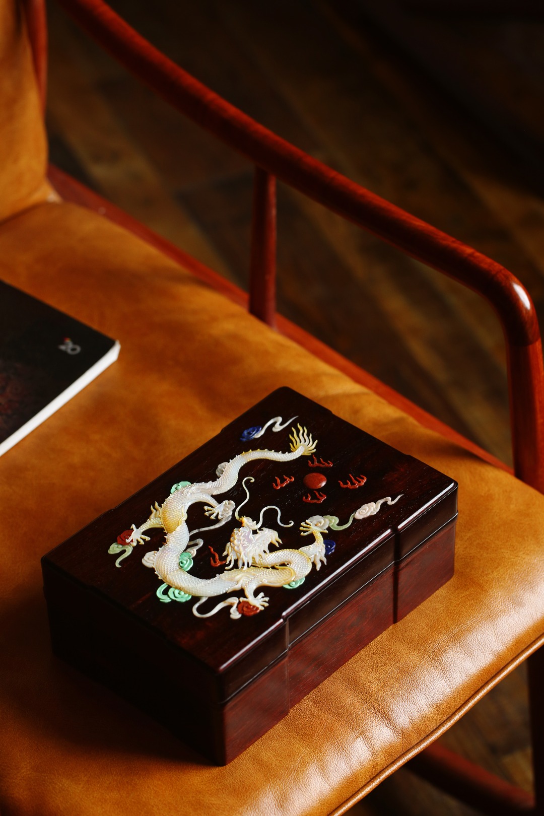 小叶紫檀【飞龙在天】收纳盒
