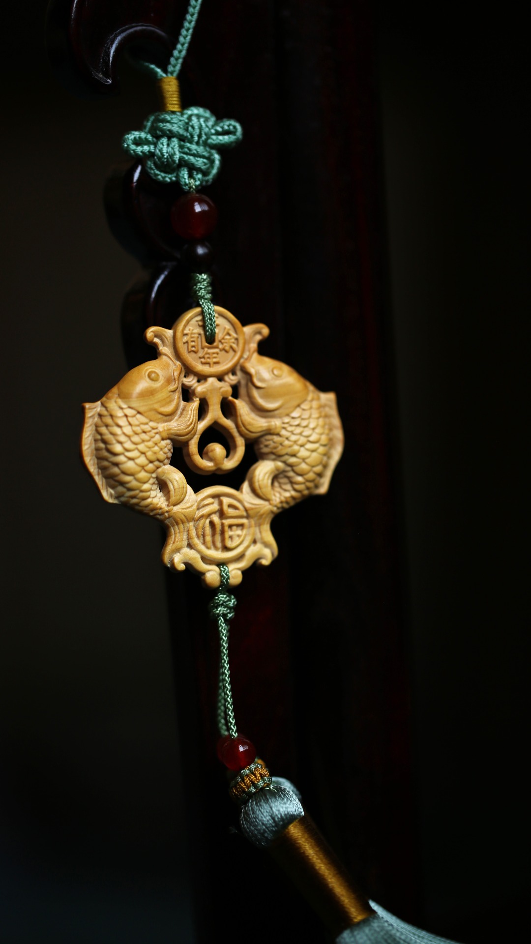 黄杨木【年年有余】挂件
