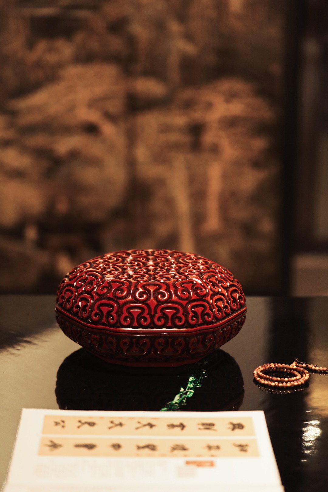 剔犀·如意云纹 | 葵口盖盒