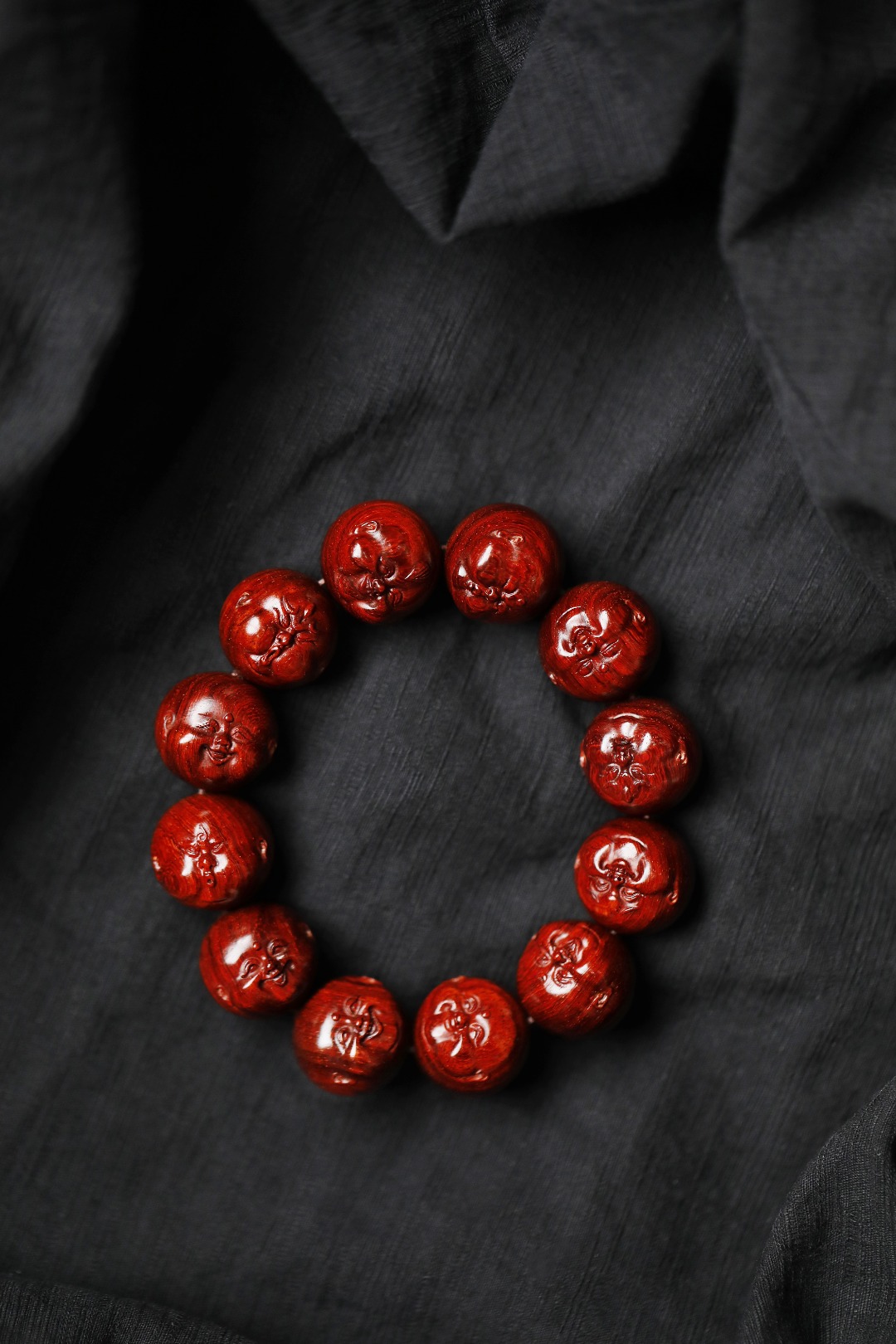 小叶紫檀【人生百态】20mm手串


