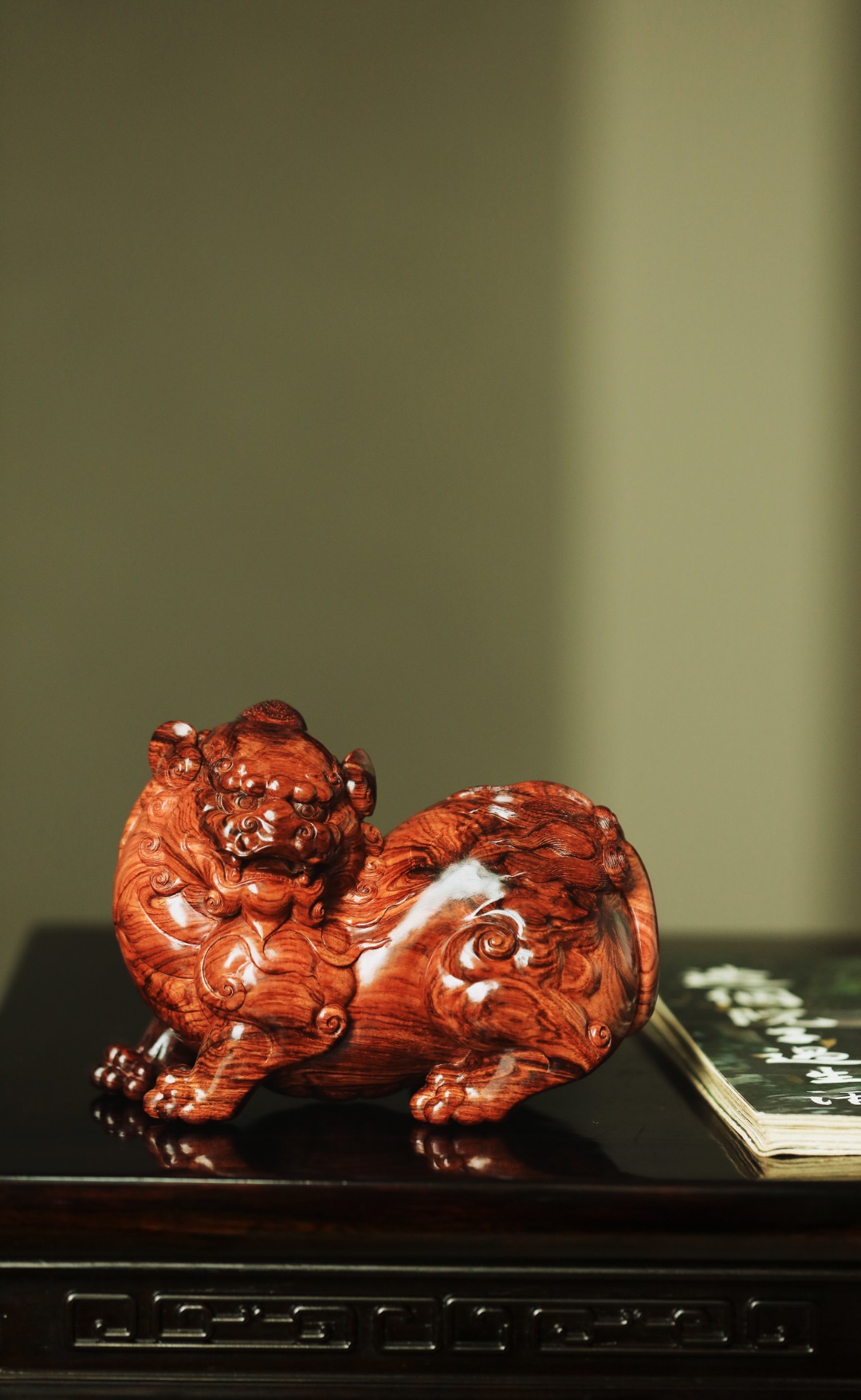 海黄 | 招财貔貅


