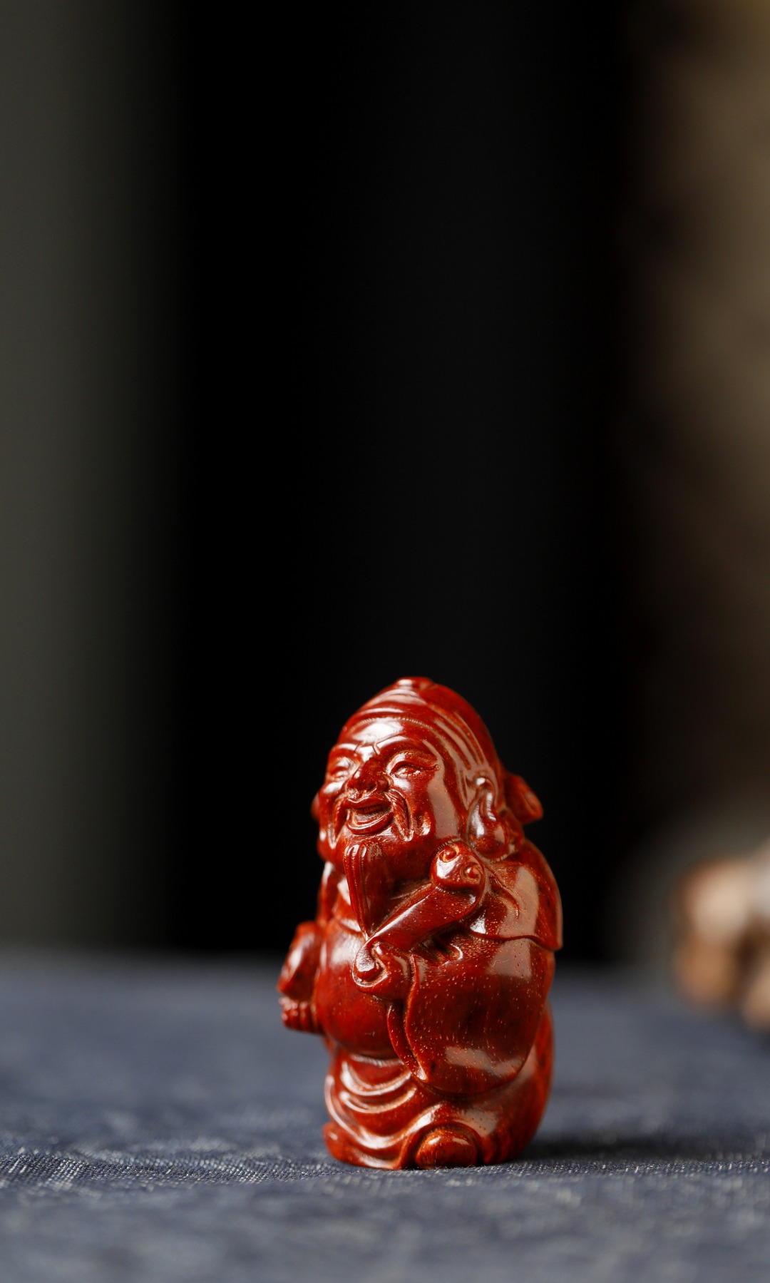 小叶紫檀【小财神】手把件
