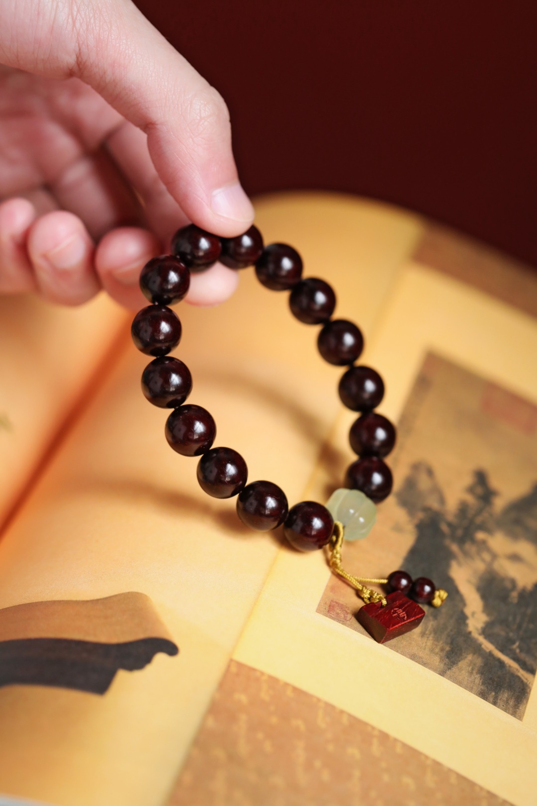 紫檀12mm【福锁】手串
