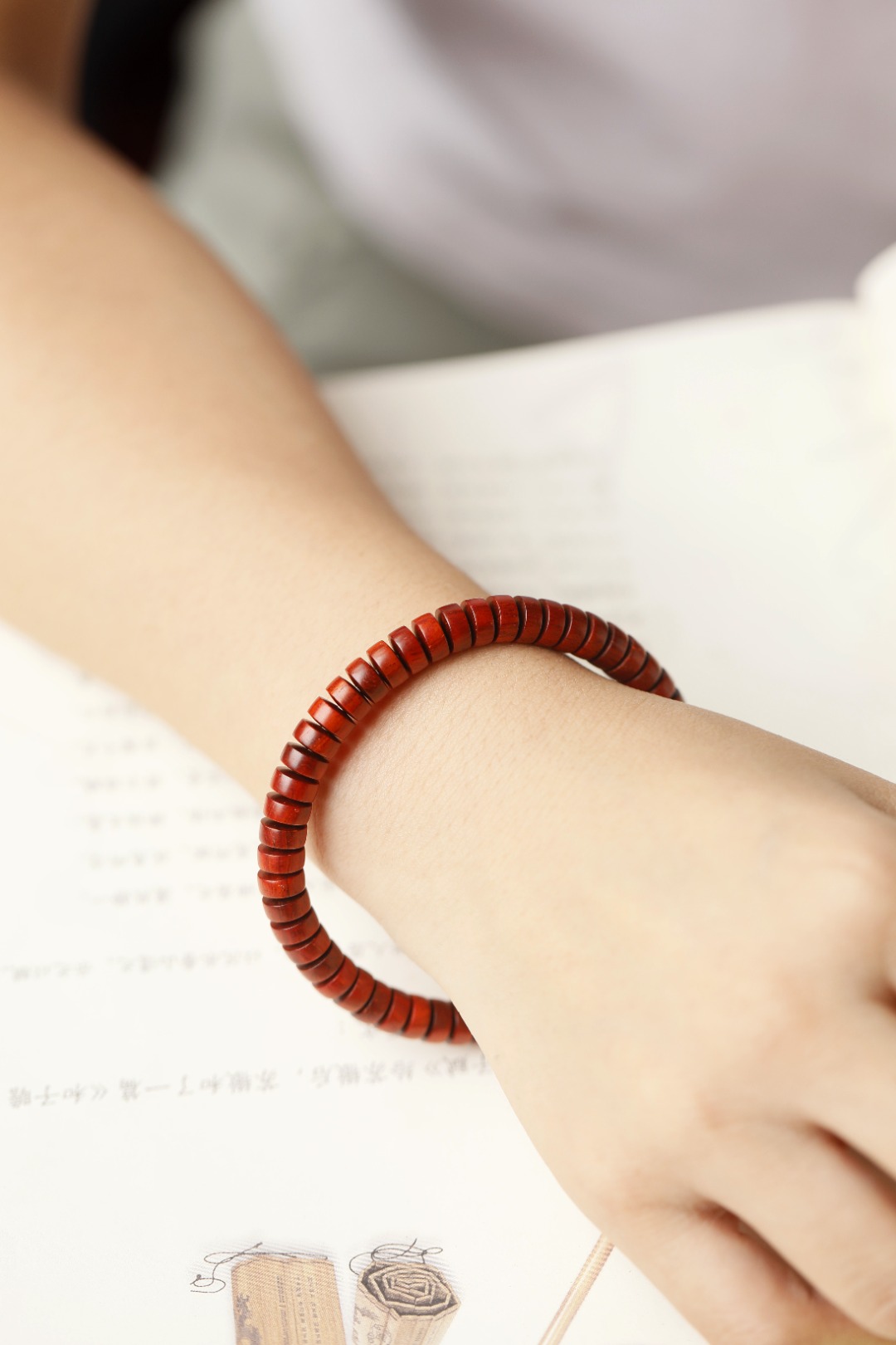 3584 小叶紫檀 新款片珠4*7mm 高油密老料 时尚感满满 约8g 