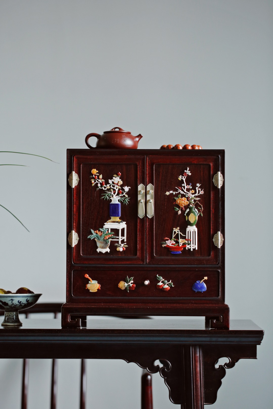 紫檀百宝嵌【岁朝平安】茶边柜
