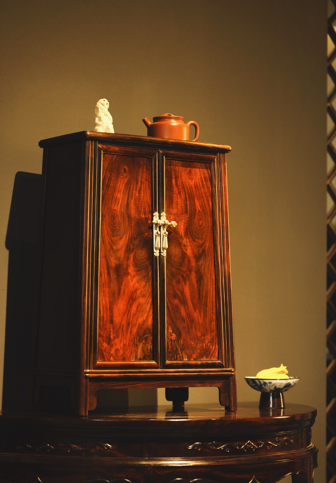 大红酸枝 | 鬼脸纹·圆角柜
