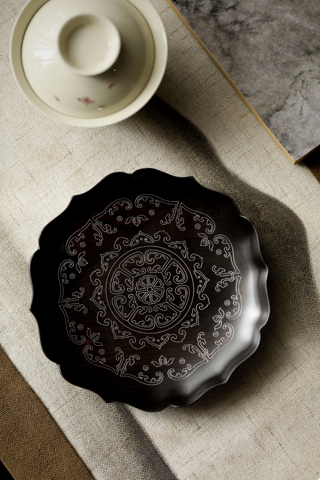 紫光檀 | 嵌银丝果盘 15*15*2.2cm  重150g
