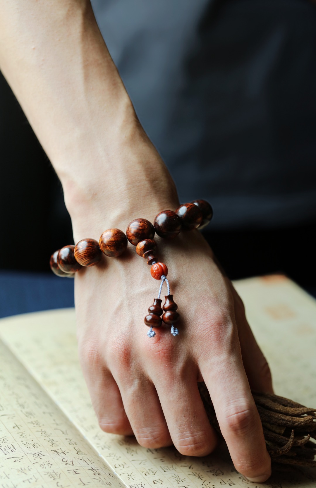 6215 惊艳 海黄1.5紫油梨 瘿子料水波纹  降香浓郁 重30.5g 