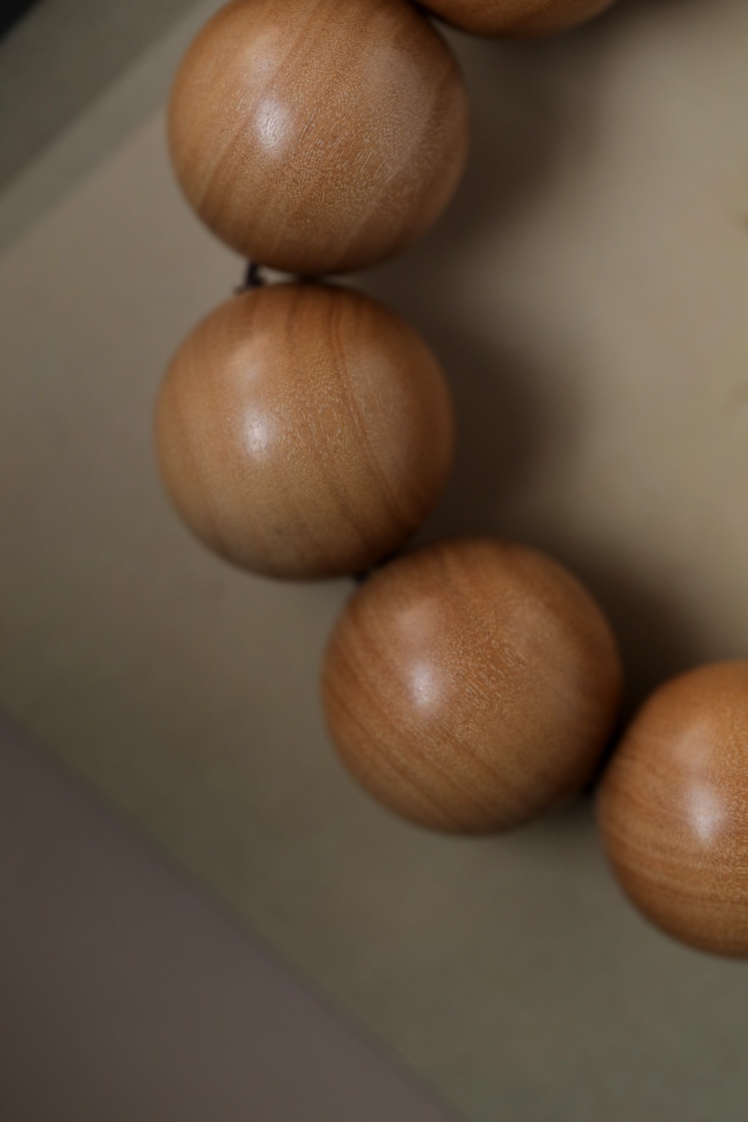 老山檀香2.5cm手串 重约71g 
