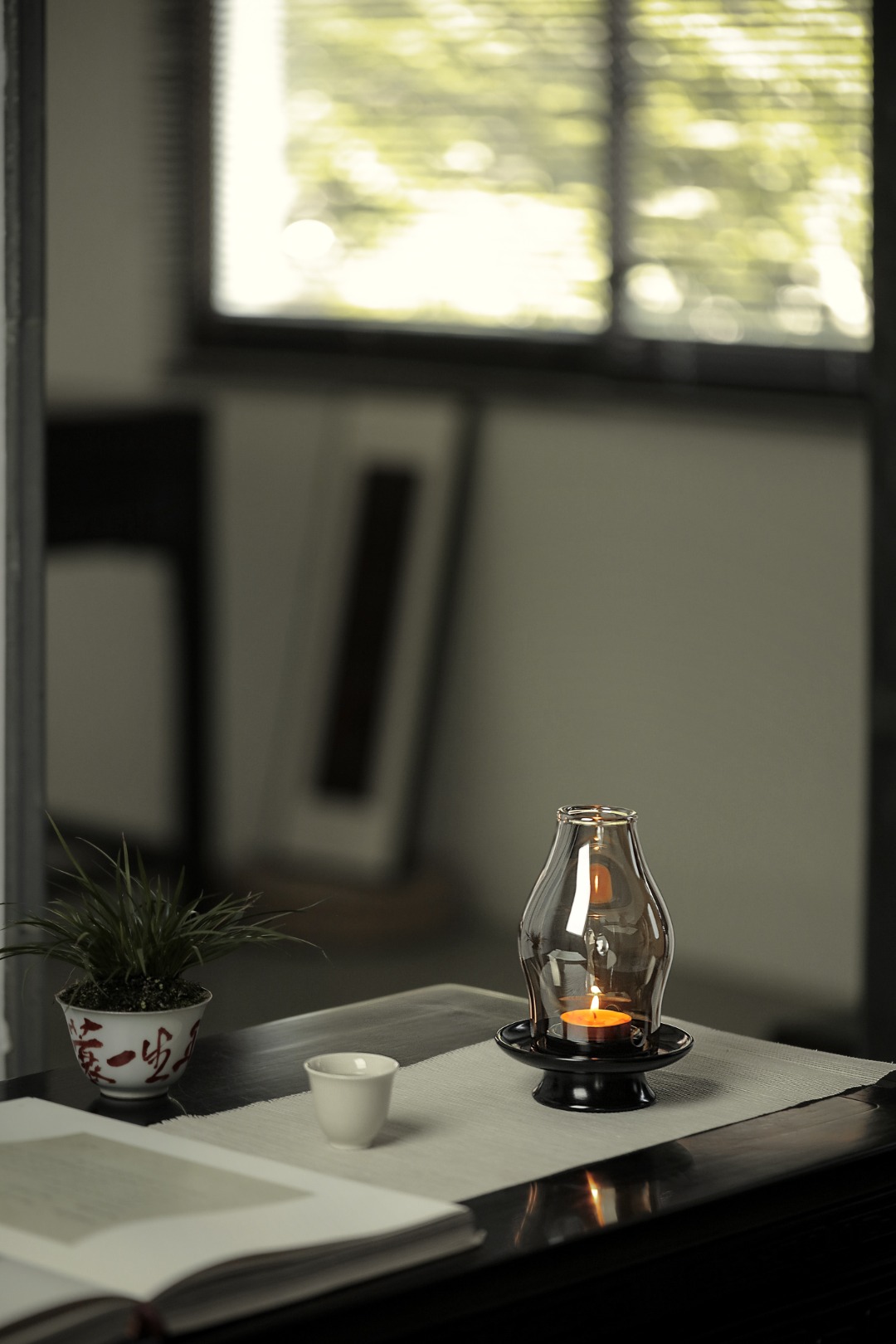 紫光檀 | 烛台 ​直径10.6cm  高16cm 
