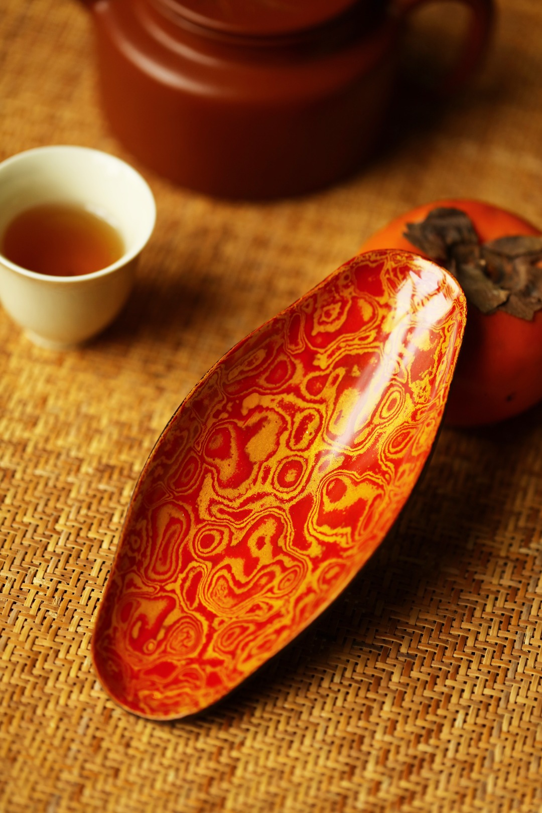 大漆 | 红金茶则 ​茶则：13.9*6.3*1.6cm

茶勺：长20cm 
