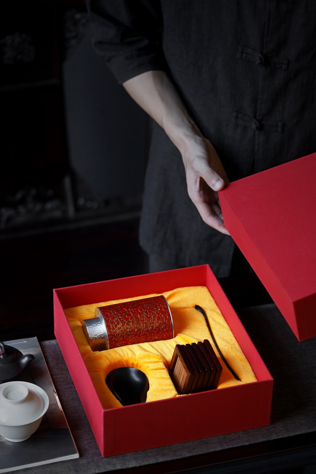 【沁祥】茶具套装杯垫：68*68mm  茶叶罐：128*80mm  茶勺长：185mm  茶则：112*62*28mm
