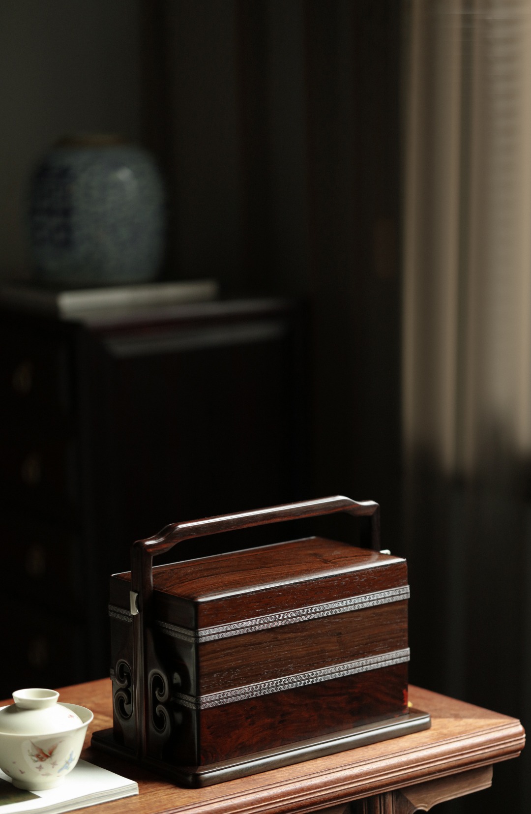 大红酸枝 | 提盒 26.8*16*21cm  重1820g
