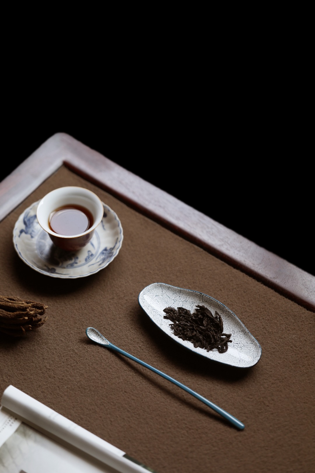 大漆x蛋壳【天青蓝】茶则 规格：14.2*6.4*2cm 

茶勺长18.8cm

