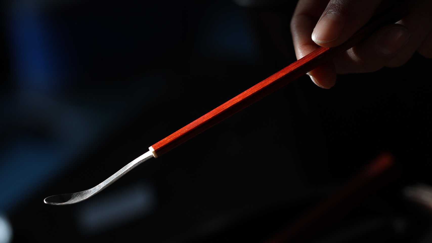 茶拔 总长18*宽0.8*厚0.6cm  重约8.2g
