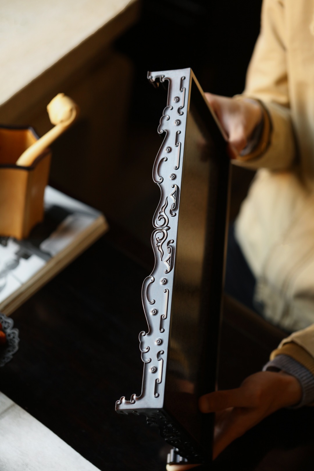 紫光檀x嵌银丝 | 都承盘 41.8*19*5.2cm 重925g
