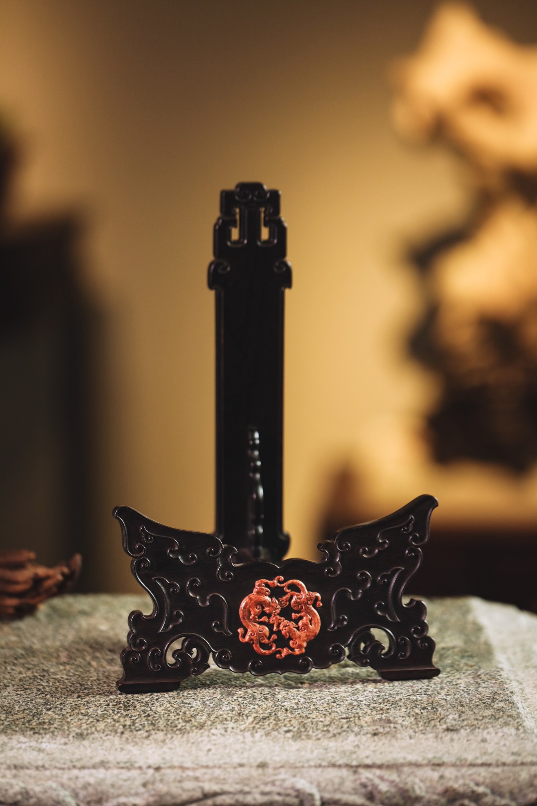 酸枝|螭龙纹 普洱茶架 15*7.7*22cm
