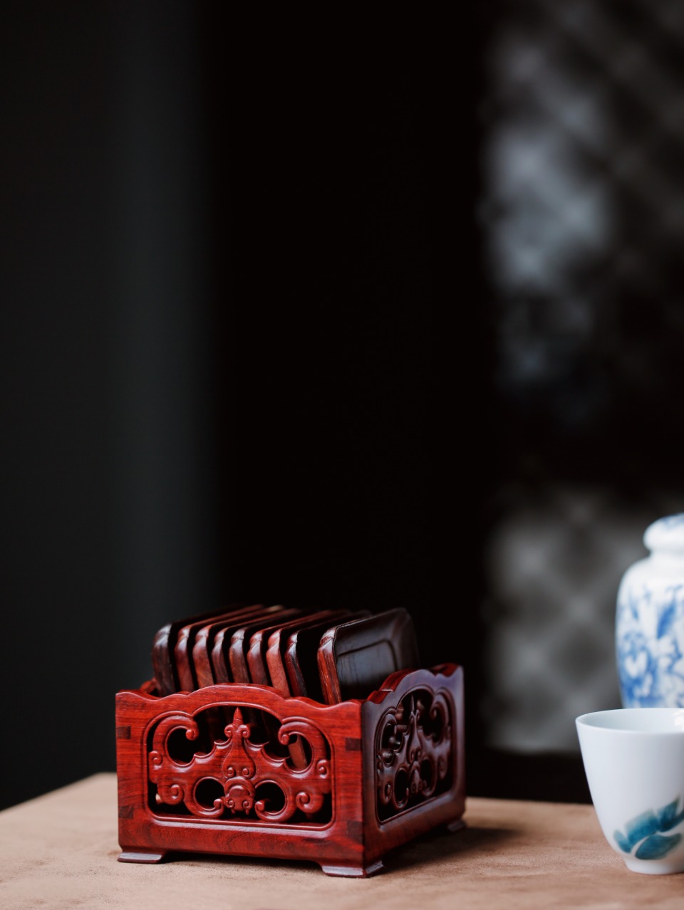 小叶紫檀【福到】杯垫收纳架 9.6*9.6*6.5cm 重148.3g
