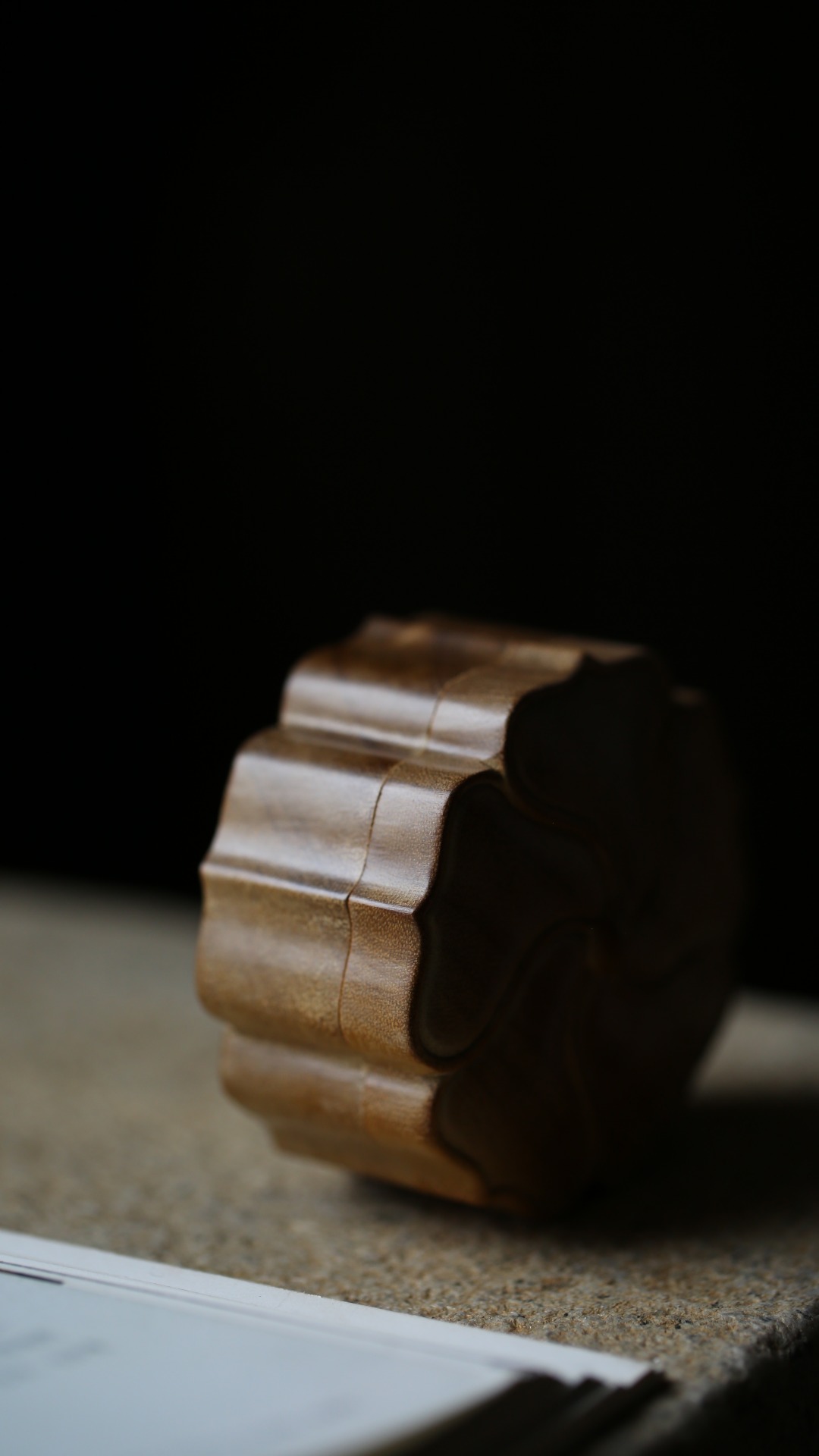 金丝楠丨葵花 明式蓋盒 6.7*3.6cm 重35g
