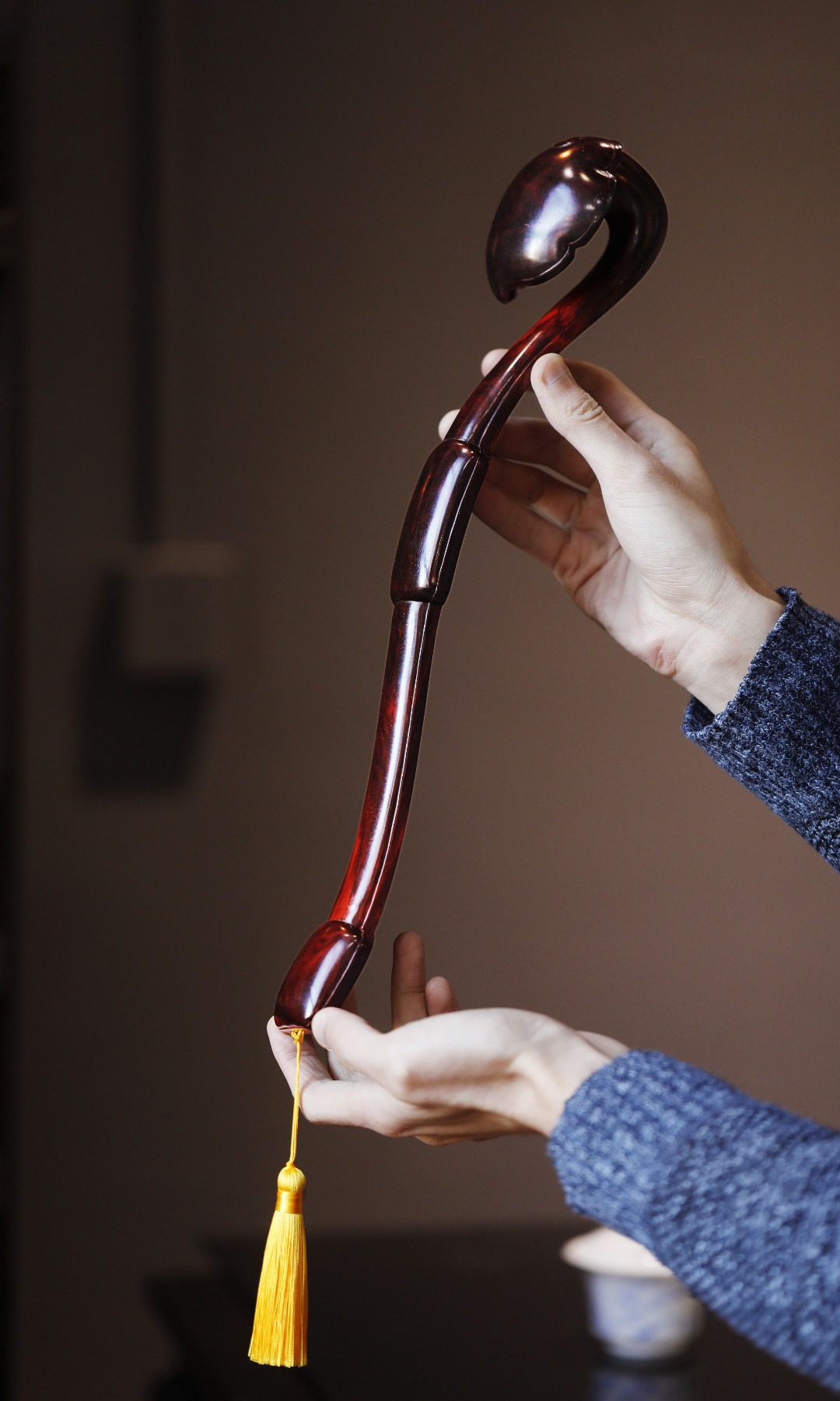 小叶紫檀 | 如意 40.5*9.5*6.5cm  重350g
