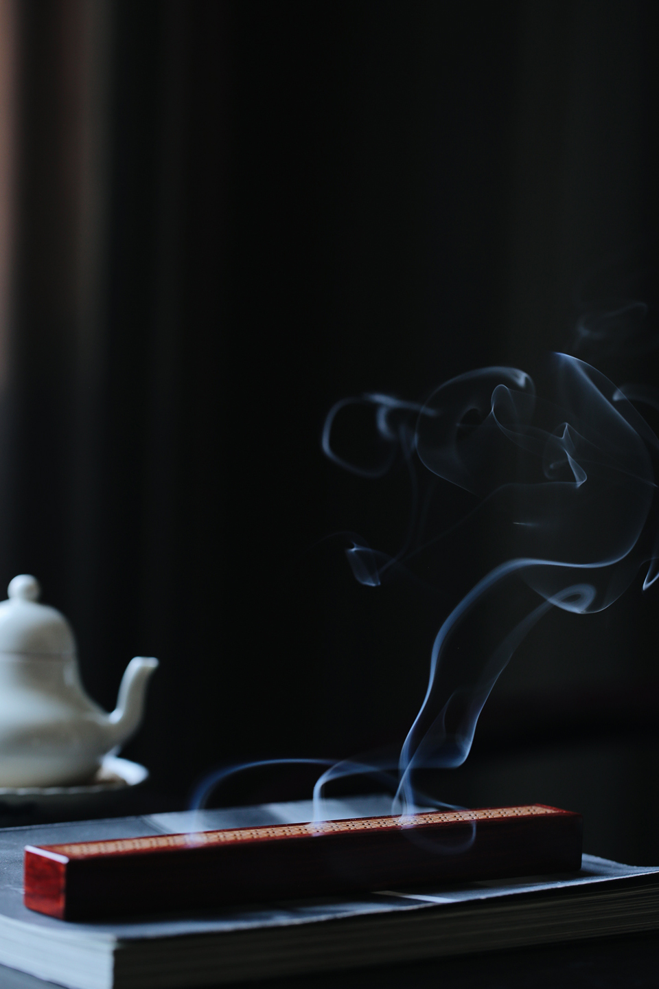 紫檀 机关香盒 22.4*2.9*2.1cm 73g
