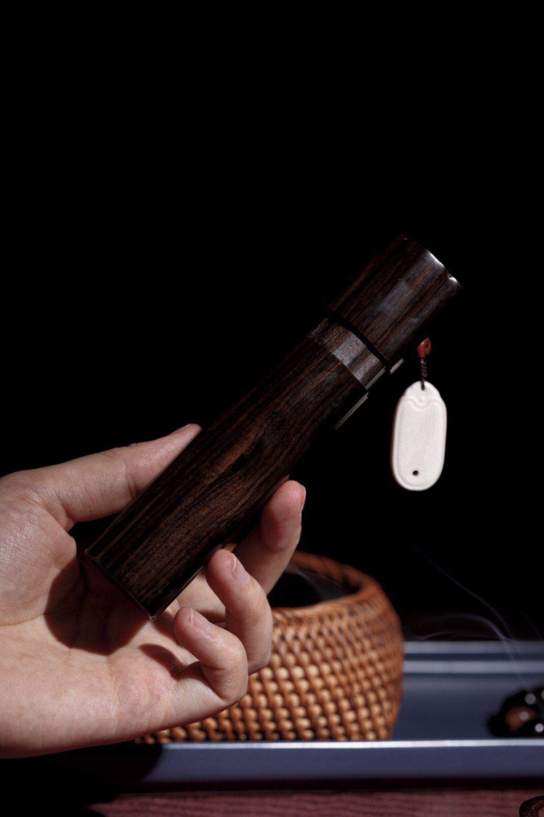 紫光檀 【如意】香筒
12.2*3*2.3cm 重54.6g