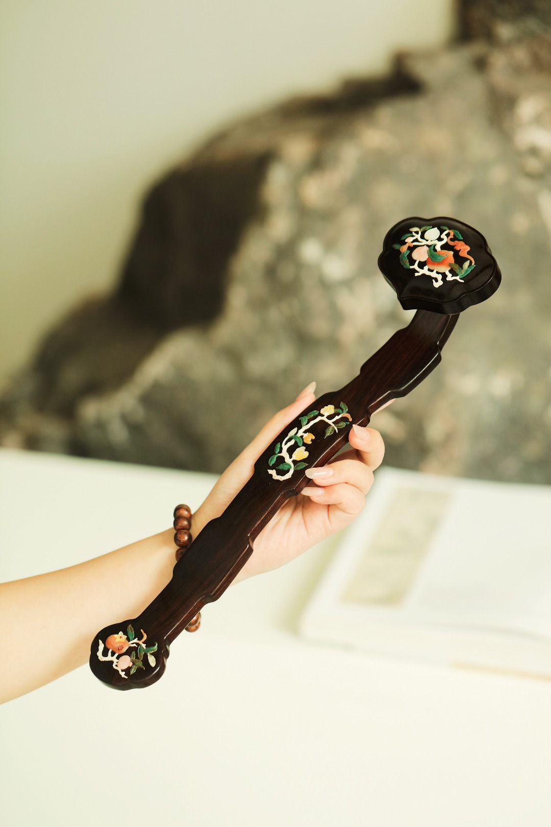 酸枝x百宝嵌 | 三多如意 35*8.3*5.5cm 重170g

