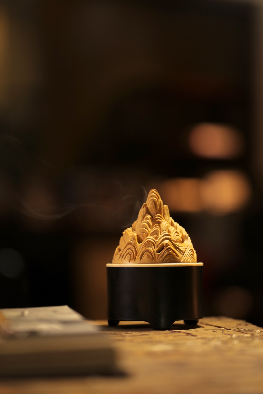 紫光檀x黄杨木｜博山炉
直径8.5cm 高12.3cm  重245g