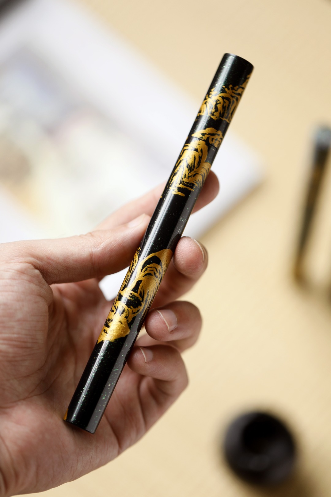 大漆【透明绿+描绘+螺钿】便携香筒 17*1.5cm  重21.5g 
