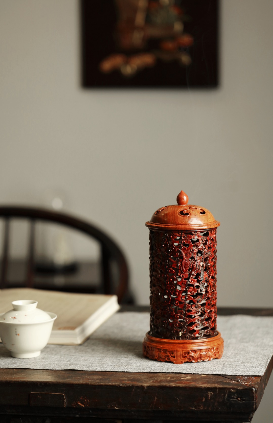 小叶紫檀 | 五福香炉 直径12cm 高23.5cm 重395g
