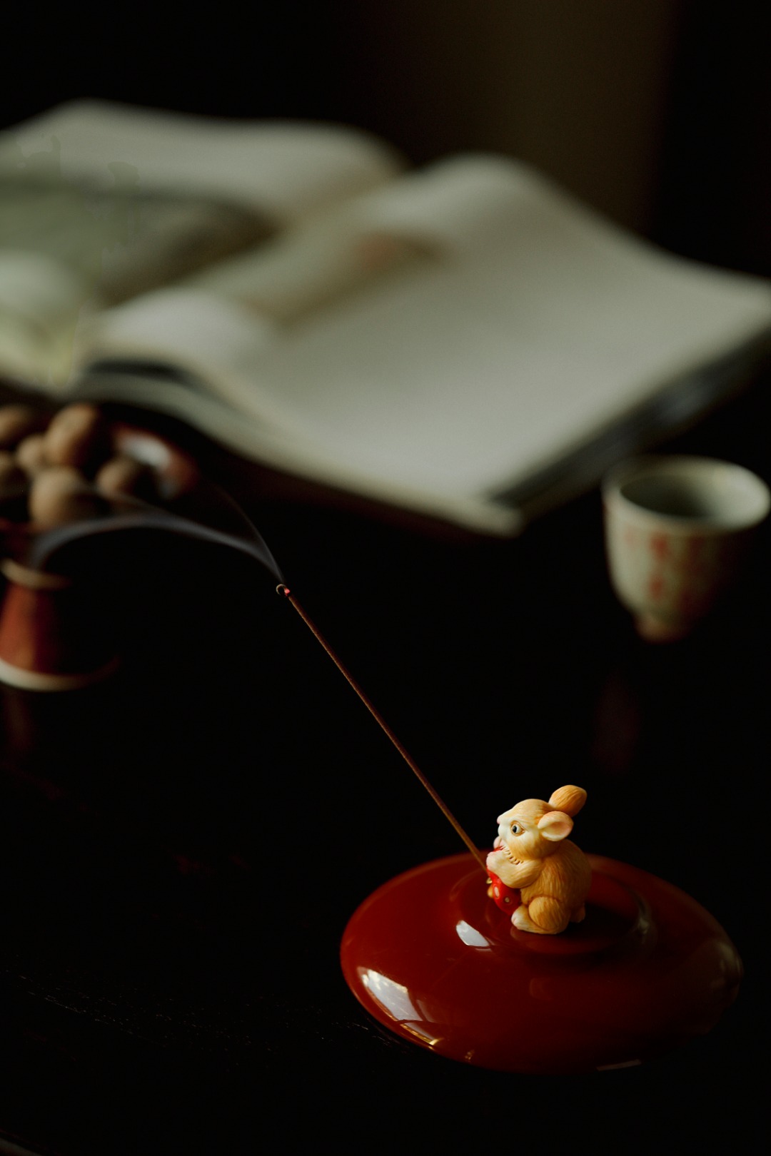 鹿角彩绘【丰收兔】香插 30*26*39mm
