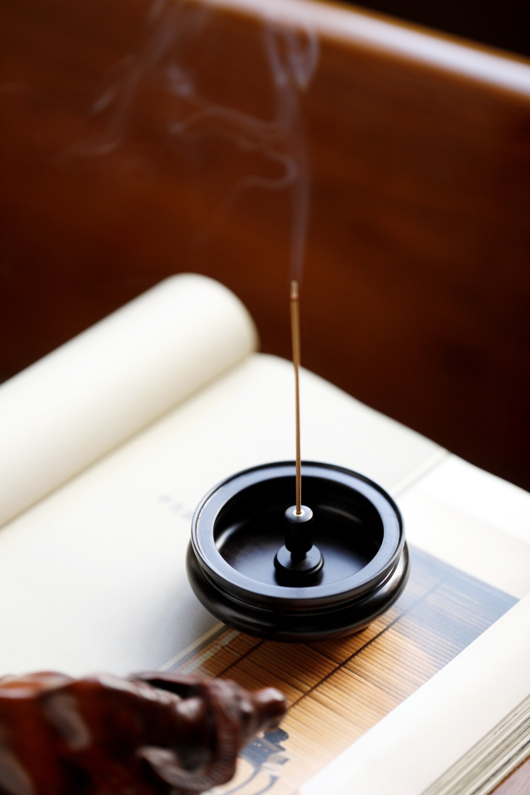 紫光檀【三足·香炉】直径8cm  高3.8cm  重73g
