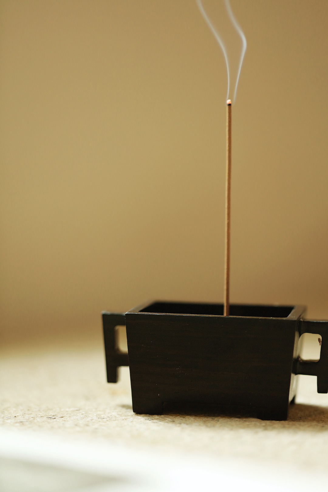 紫光檀 | 马槽·香插 9.5*4.9*4cm  重75g
