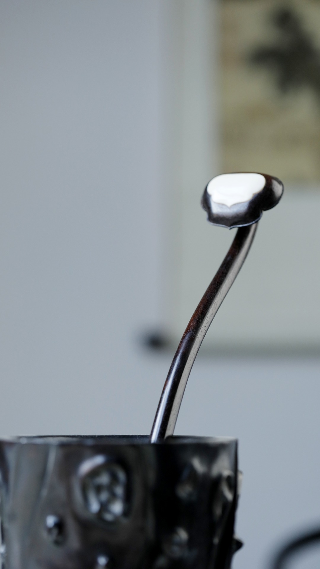 紫檀嵌鹿角·如意 摆件 34.5*5.5*3.5cm  重70g


